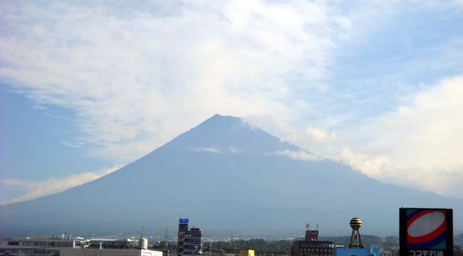 20150810富士市不動産のゆかりから見た富士山