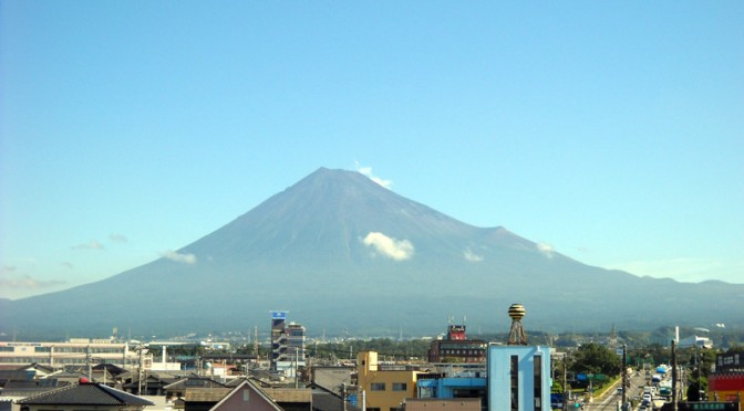 20160826不動産のゆかりから見た富士山